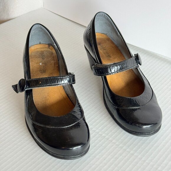 Naot Trendy Mary Janes Shoes Heeled Black Gloss Lace Comb Leather US 7 EUR 38 - Picture 3 of 16